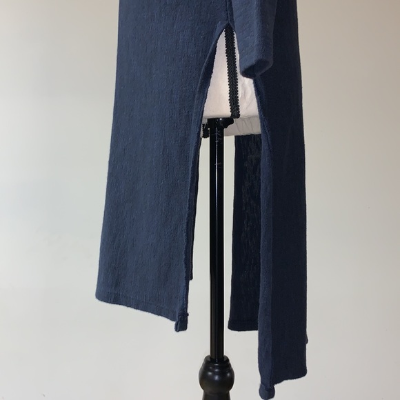 Akemi and Kin Anthropologie Navy Blue Embroidered Split Hi Lo Knit Tunic Small - Picture 5 of 12